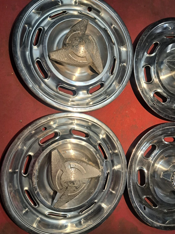 Pontiac GTO 1964 Lemans Tempest tapacubos giratorios juego de 4 cubiertas de rueda originales Foto 3 de 3