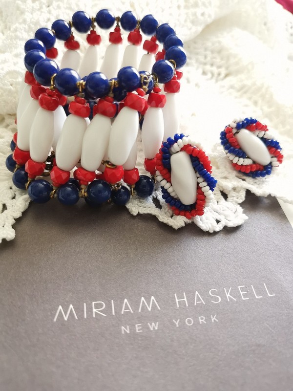 MIRIAM HASKELL SIGN 40'S 2-PC SET~RED BLUE & WHITE GLASS BEADS GILT BRASS ACCENT