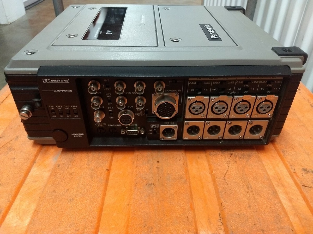 Panasonic AU-500 ポータブルビデオカセットレコ―ダ― Panasonic AU-500 MII Portable Video Cassette Recorder and