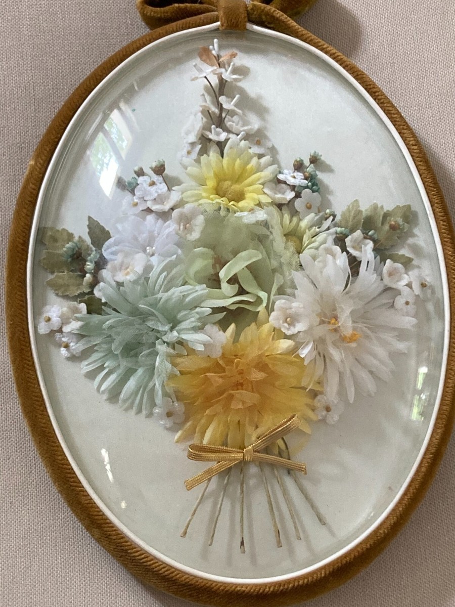 Cadre verre bombé fleurs tissu velours Vintage 22x19 cm