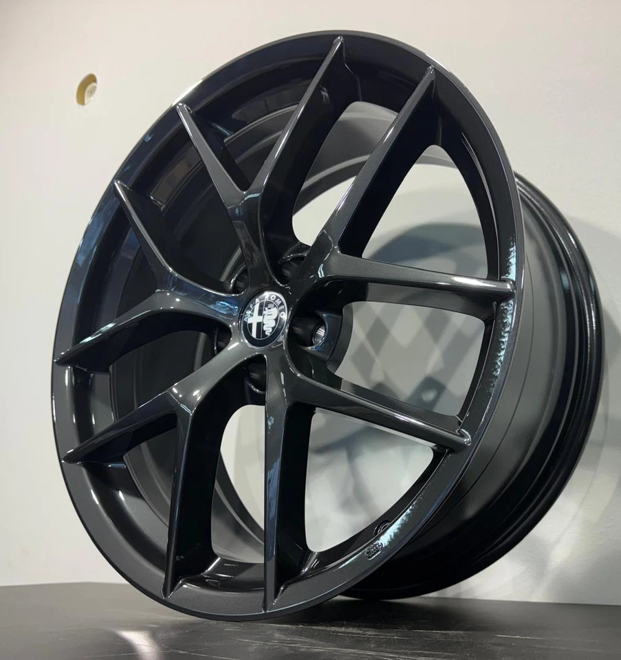 N.4 CERCHI IN LEGA ORIGINALI ALFA ROMEO STELVIO DA 20 156117310 8,5X20 ET 31 - Immagine 3 di 4