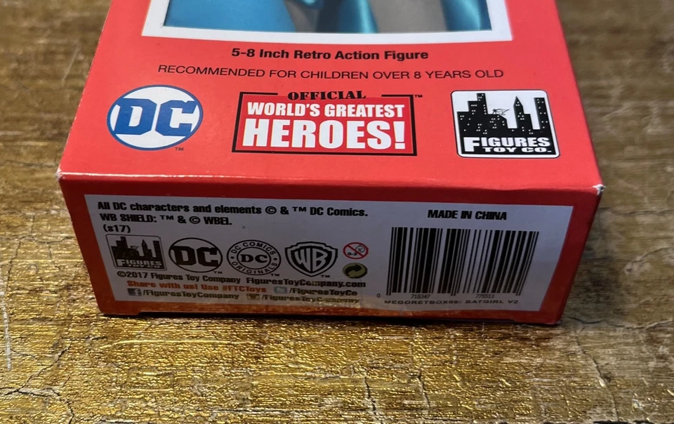 Figura Batman Serie 8 Pulgadas Estilo Retro DC Comics - Batgirl 2017 Foto 3 de 4