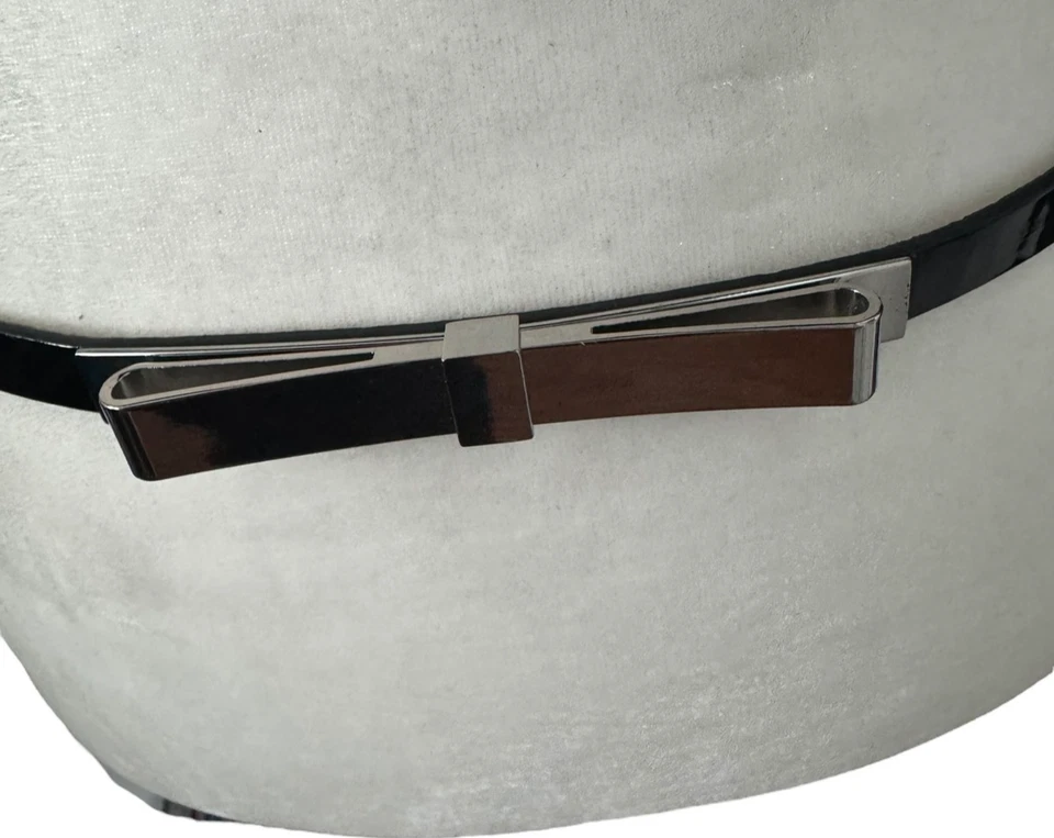 White House Black Market Belt Womens Medium Metal Bow Skinny Patent Leather - Image 2 of 4