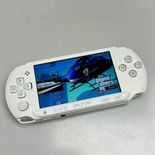 🤍 Sony PSP Street E1004 – Ice White – Good Condition!