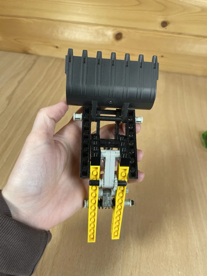 LEGO Technic 8047 Compact Excavator, photo 4 of 4