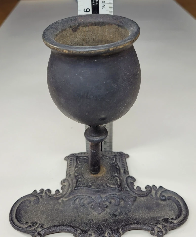 Fondo base metal tintero antiguo, decoración superior madera Foto 2 de 4