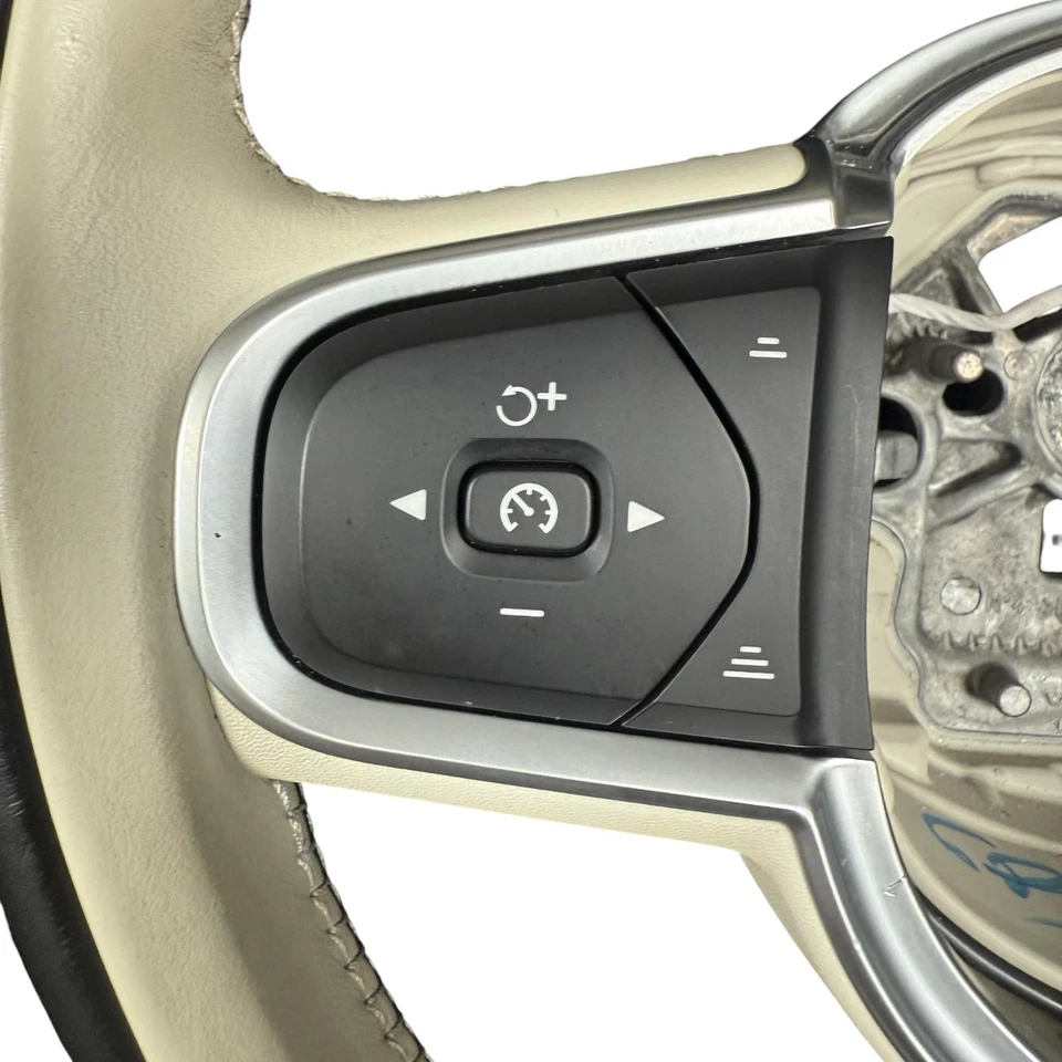 VOLVO VOLVO S60 Steering Wheel  2021 - Image 2 of 4