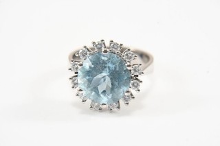 O09B10 white gold 750 18ct ring with natural diamonds add Approx 0.6ct & Aquamarine