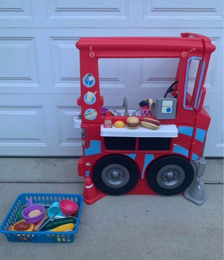 RARE VVHTF Little Tikes Little Tikes 2-in-1 Food Truck Pretend Play  In/outdoor