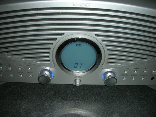 Vintage Teac LT-1 Retro Style Stereo CD Player, Radio With Original Remote - Picture 5 of 12