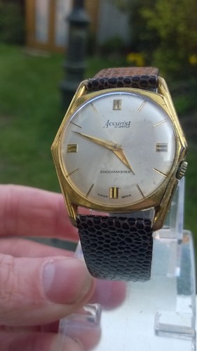 Accurist Mens Vintage Hand Wind 21 Jewels Watch - Working but broken stem