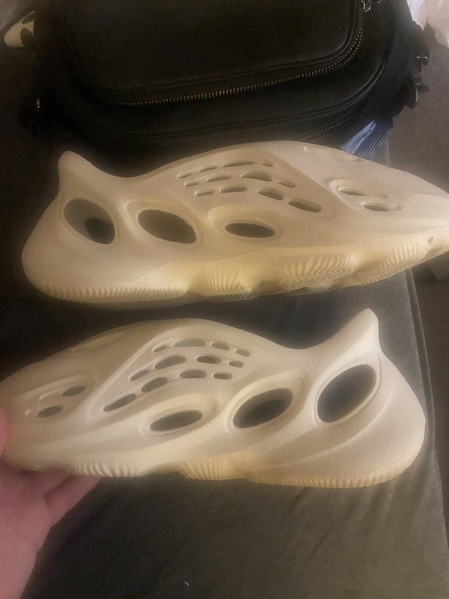 yeezy foam runner no socks