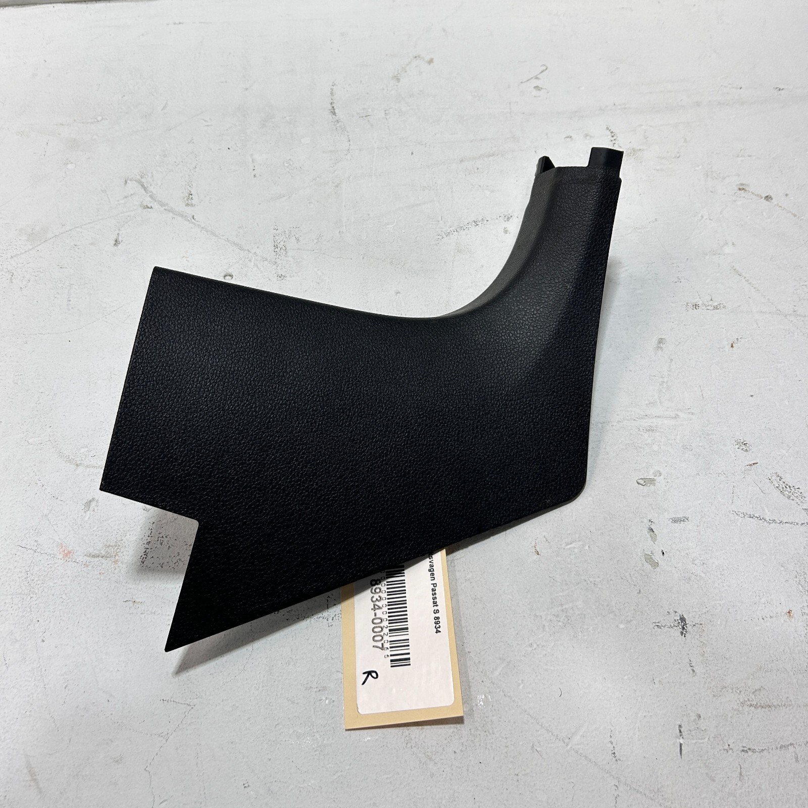 2012-2022 VOLKSWAGEN PASSAT FRONT RIGHT DOOR SILL KICK PANEL OEM