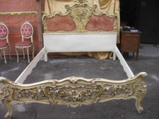LETTO MATRIMONIALE BAROCCHETTO LACCATO VENEZIANO - RICCHI DECORI E STOFFA ROSA