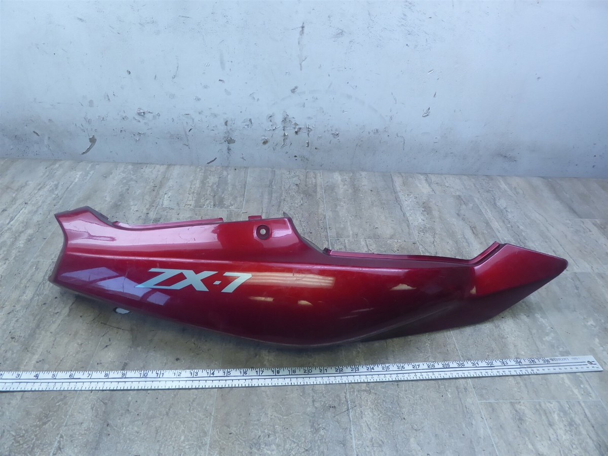 mon 1993 Kawasaki ZX750 Ninja K792) red rear right side cover