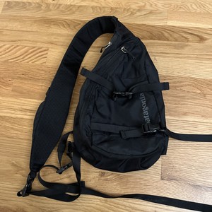 gap sling backpack