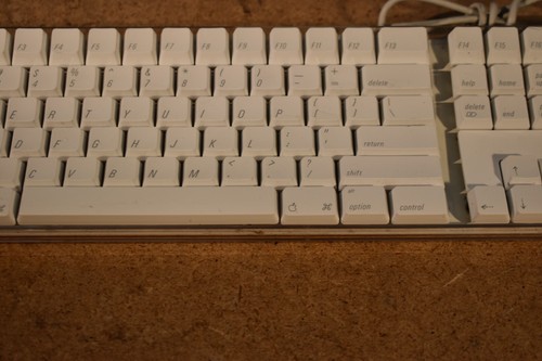 Genuine Apple Mac A1048 White Wired Full Size Keyboard English w/ 2 USB Port Hub - Picture 7 of 20