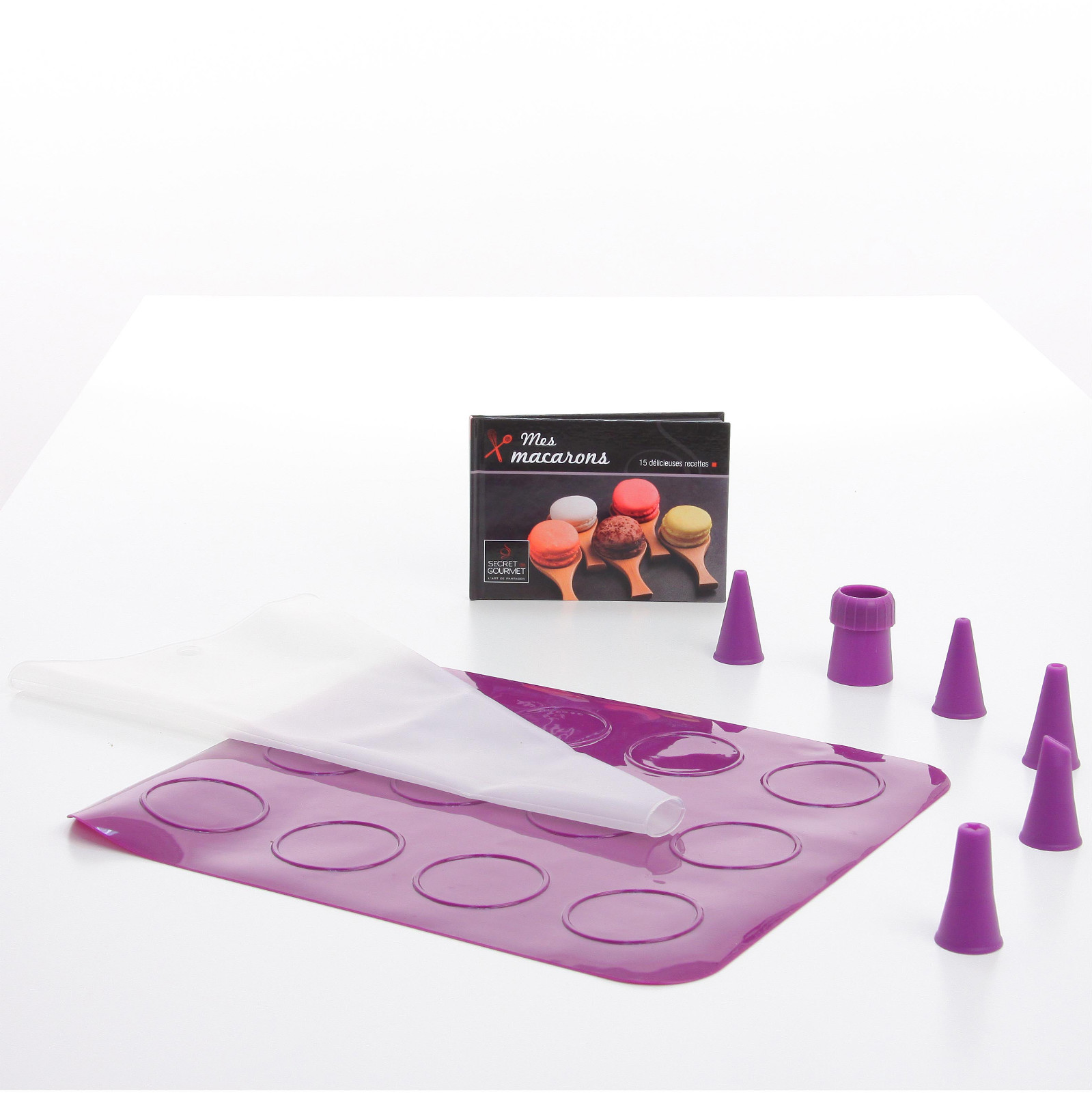 Coffret Mes macarons avec livre de recettes silicone et douilles de pâtisserie