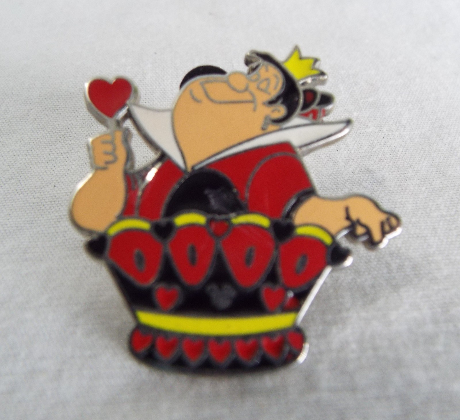 Disney Trading Pin - Alice In Wonderland Queen Of Hearts  1 -1/2 x 1- 1/4"