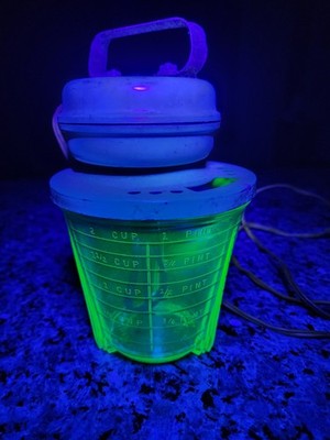 WORKS! Antique Vintage Vidrio Corp Green Uranium Glass Electric Mixer Beater 