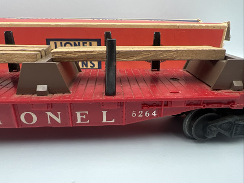 LIONEL RARE 6264 LUMBER CAR WITH ORIGINAL BOX O GAUGE POSTWAR 6511-2 - Picture 4 of 24