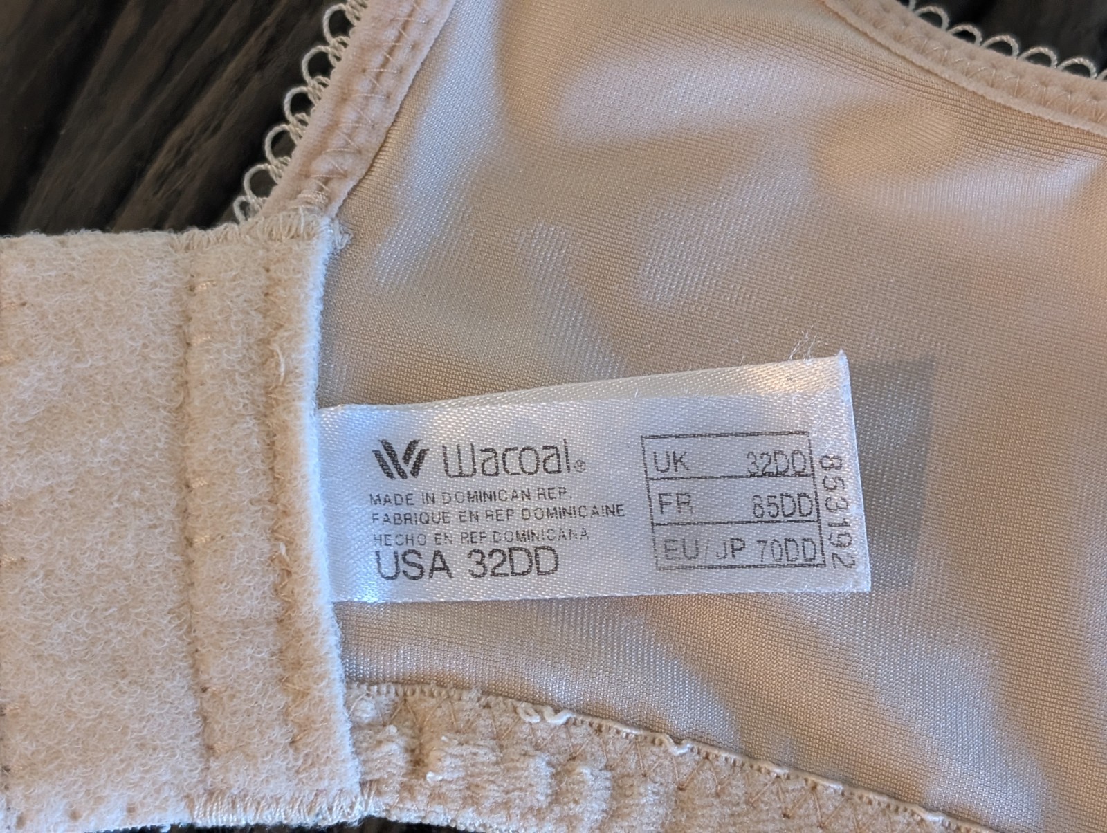 Wacoal 32DD Basic Beauty Seamless Underwire Sand … - image 7