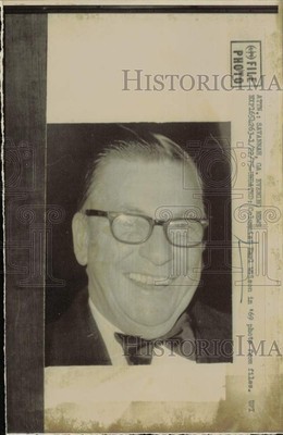 1969 Press Photo Columnist Earl Wilson in jovial mood - lrb00782