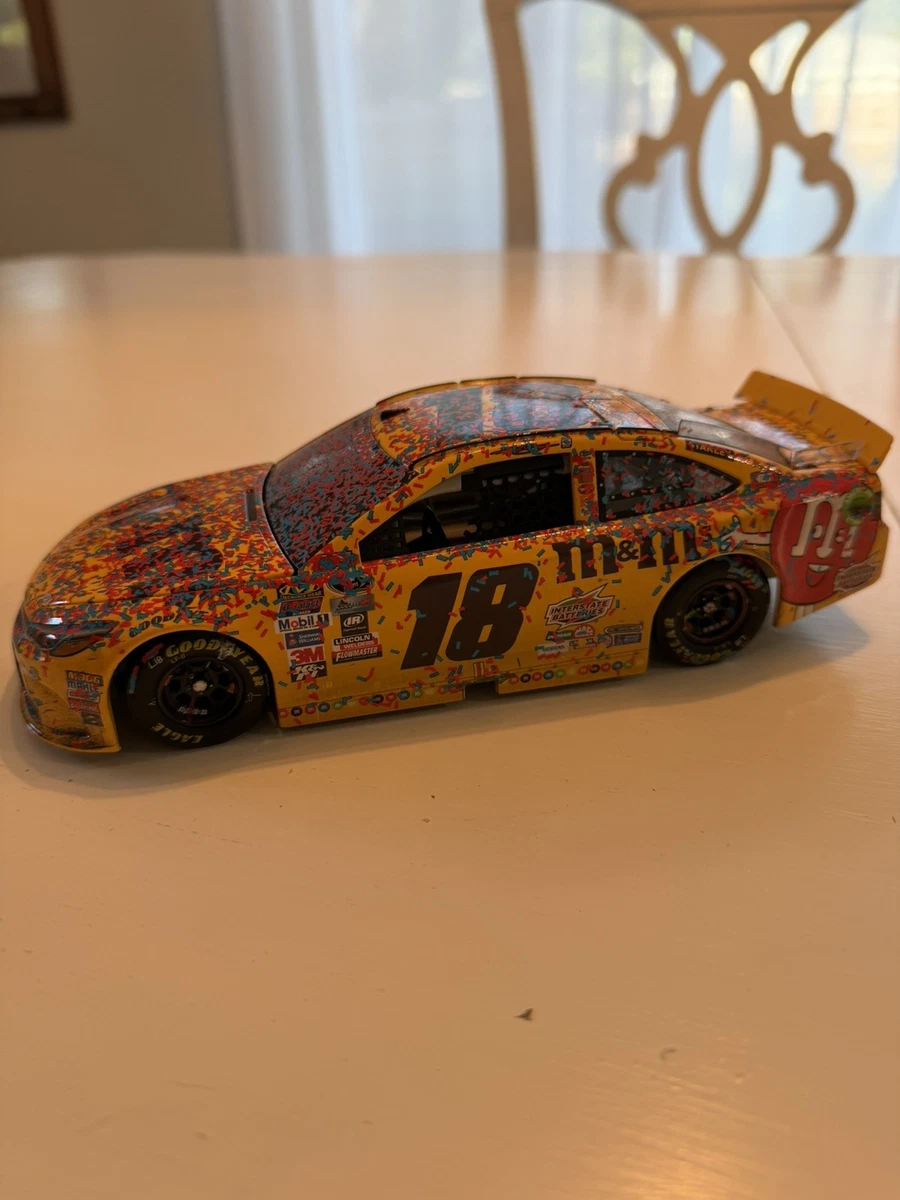 Toyota Diecast NASCAR Racecars 1:24 Kyle Busch Diecast Racing Cars