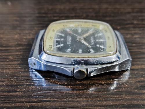 Vintage watch Chaika cloc Quartz Soviet wristwatch USSR The clock doesn't work! - Picture 14 of 17