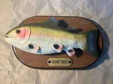 Tommy Trout The Singing Dancing Fish Motion Activated Sings - Joy To The World