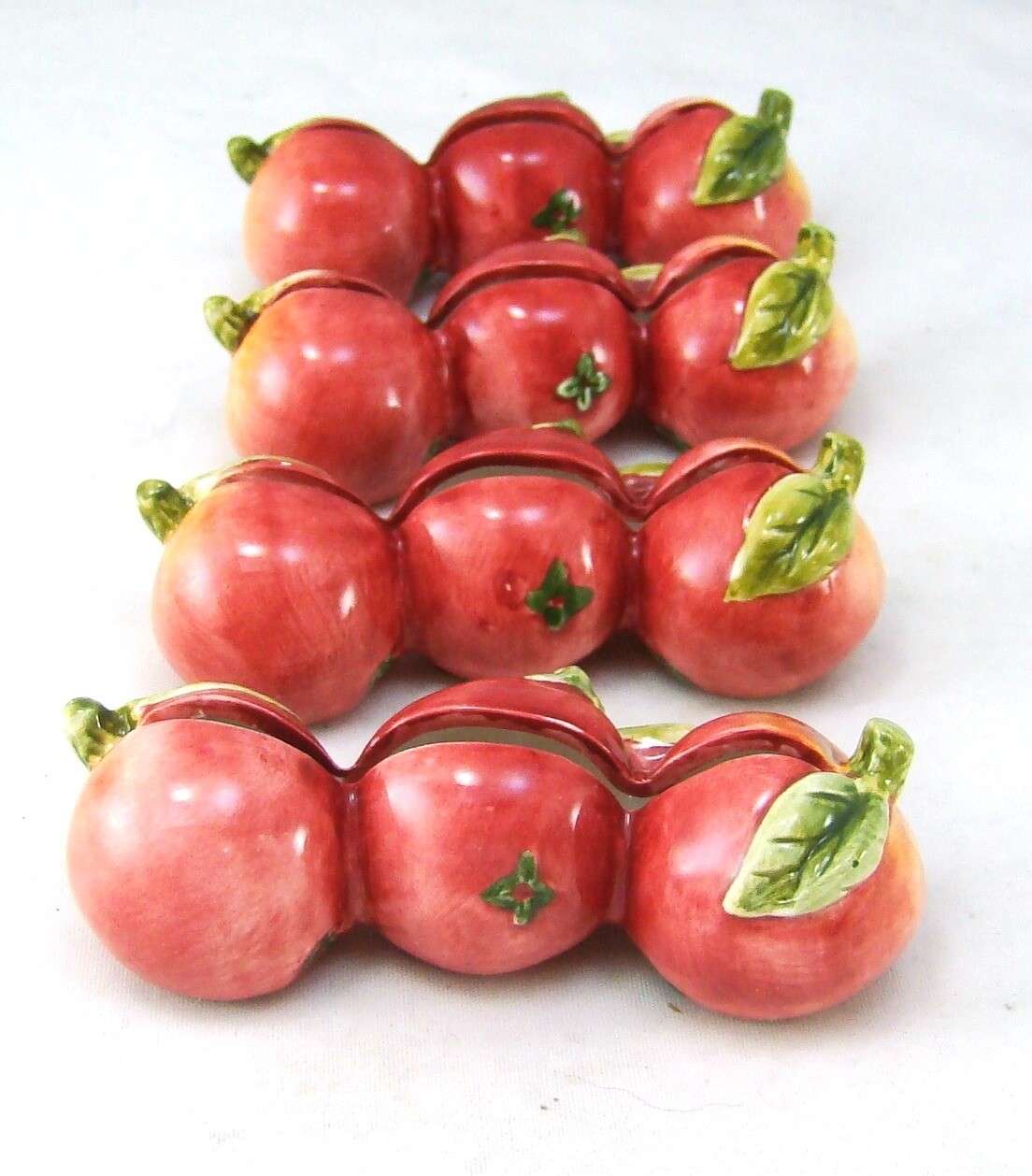 Silvestri Manzanas Conjunto De 4 Cerámica Lugar Tarjetero Nuevo NWOB W Pegatina