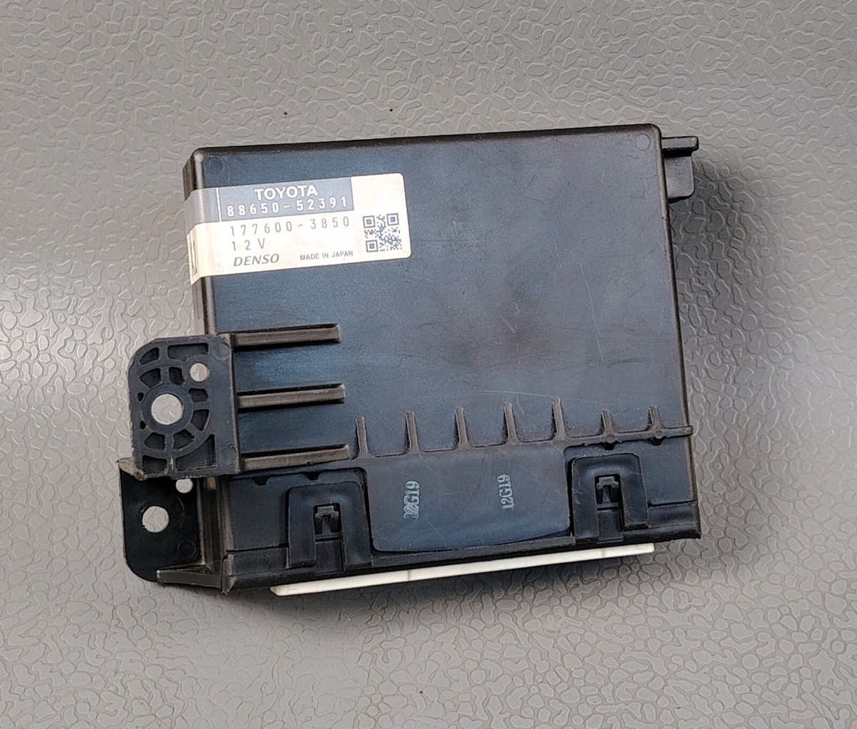 2006 TOYOTA YARIS ZSP90L KSP90L AC AMPLIFIER CONTROL MODULE