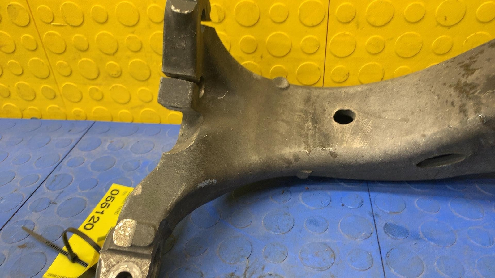 07 08 09 BENTLEY Continental GT Front Right Spindle Knuckle Hub OEM 3D0407254T