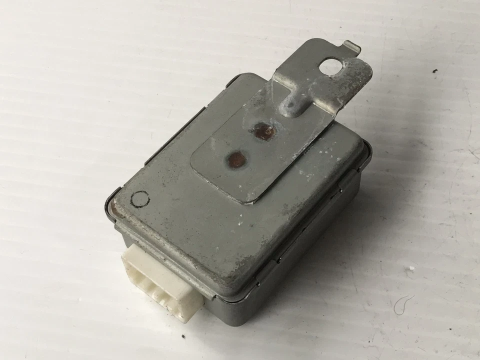 Módulo de control de crucero Dodge Mitsubishi Eclipse Galant 2000-2005 MR563843 ¡OEM! Foto 2 de 3