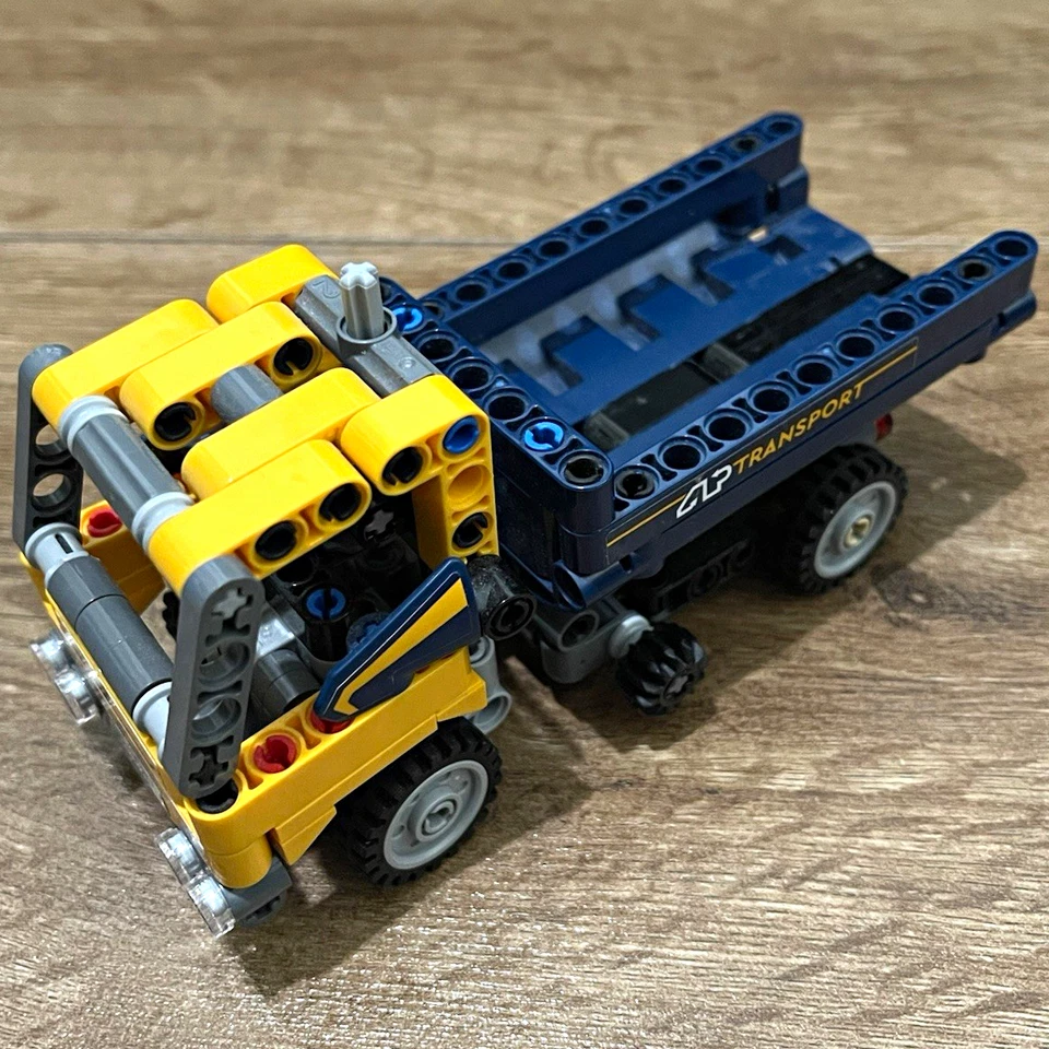LEGO Technic 42147 Dump Truck, photo 1 of 5