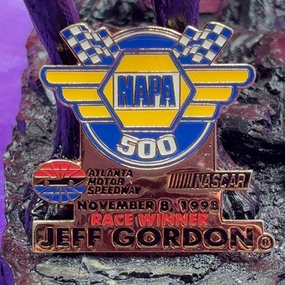 1998 NASCAR Winston Cup Racing Pin Jeff Gordon NAPA 500 11/08/1998 