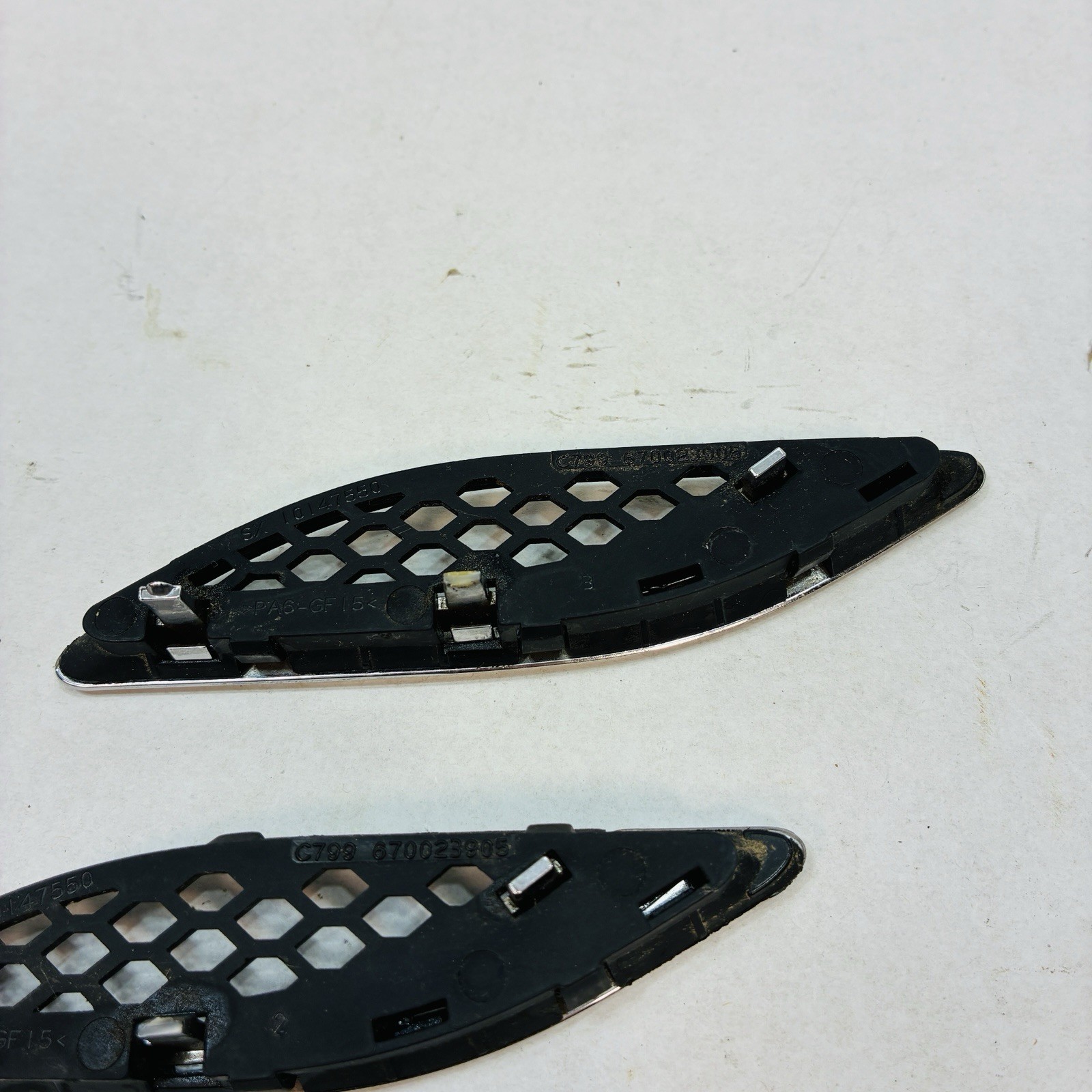 2014-2019 MASERATI GHIBLI SQ4 LEFT DRIVER FRONT FENDER VENT GRILL TRIM x3 OEM