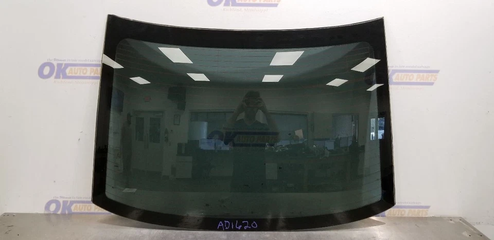 12 LEXUS IS F REAR BACK GLASS WINDOW - Image 2 of 4