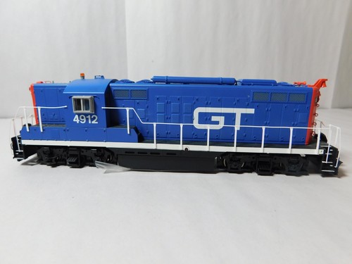 Locomotora Walthers 920-42715 escala HO EMD GP9 PH II, DCC + sonido, GTW #4912 | Zustand: Used