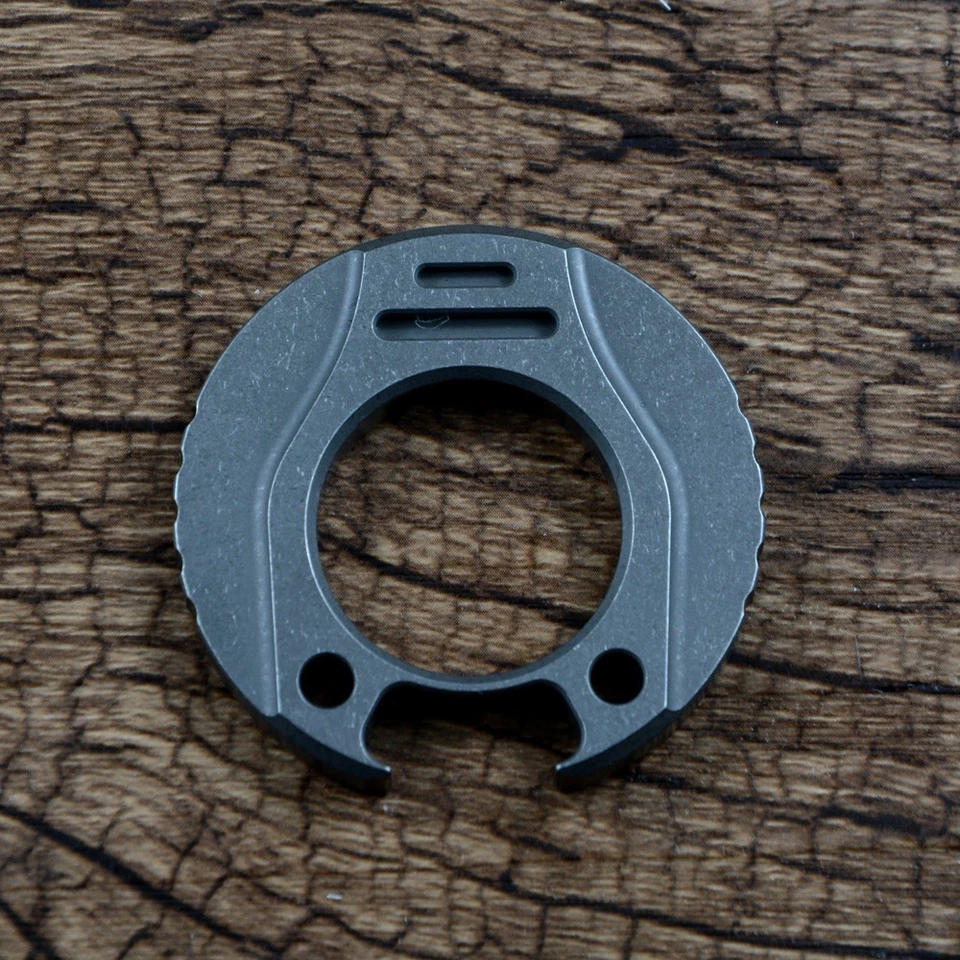 TWOSUN TS487 Mini Pocket Ring Knife M390 Blade Brass Washer Titanium Handle Gray - Image 4 of 4