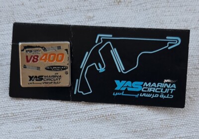 YAS Marina Circuit V8 400 Supercars Pin Anstecker auf Originalkarte