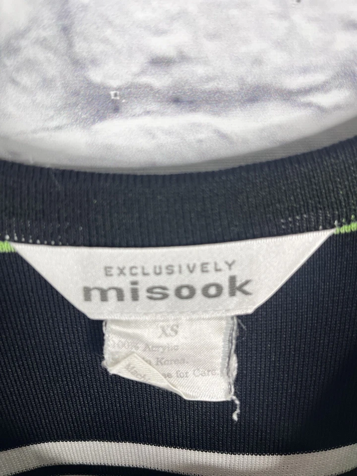 Vestido maxi feminino EXCLUSIVELY MISOOK listrado verde preto sem mangas XS - Imagem 3 de 4