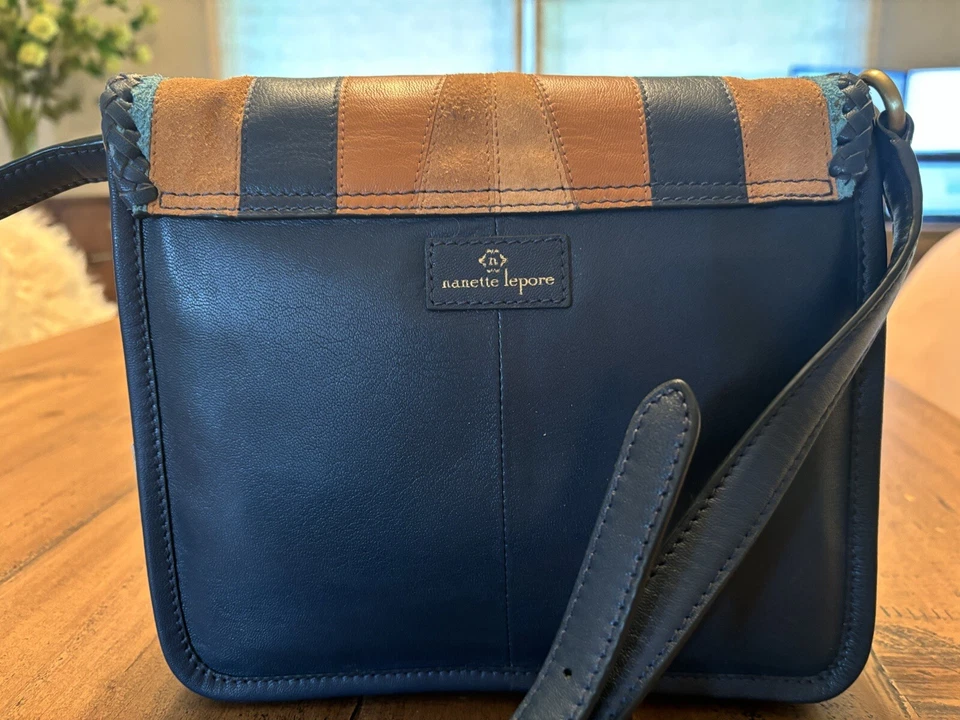 Bolso Bandolera Nanette Lepore Echo Park Nuevo con Etiquetas Minorista $248 Cuero y Gamuza Foto 4 de 4