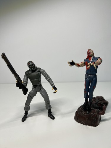 ToyBiz Capcom (1998) Resident Evil Hunk and Forest Speyer Zombie Action Figure