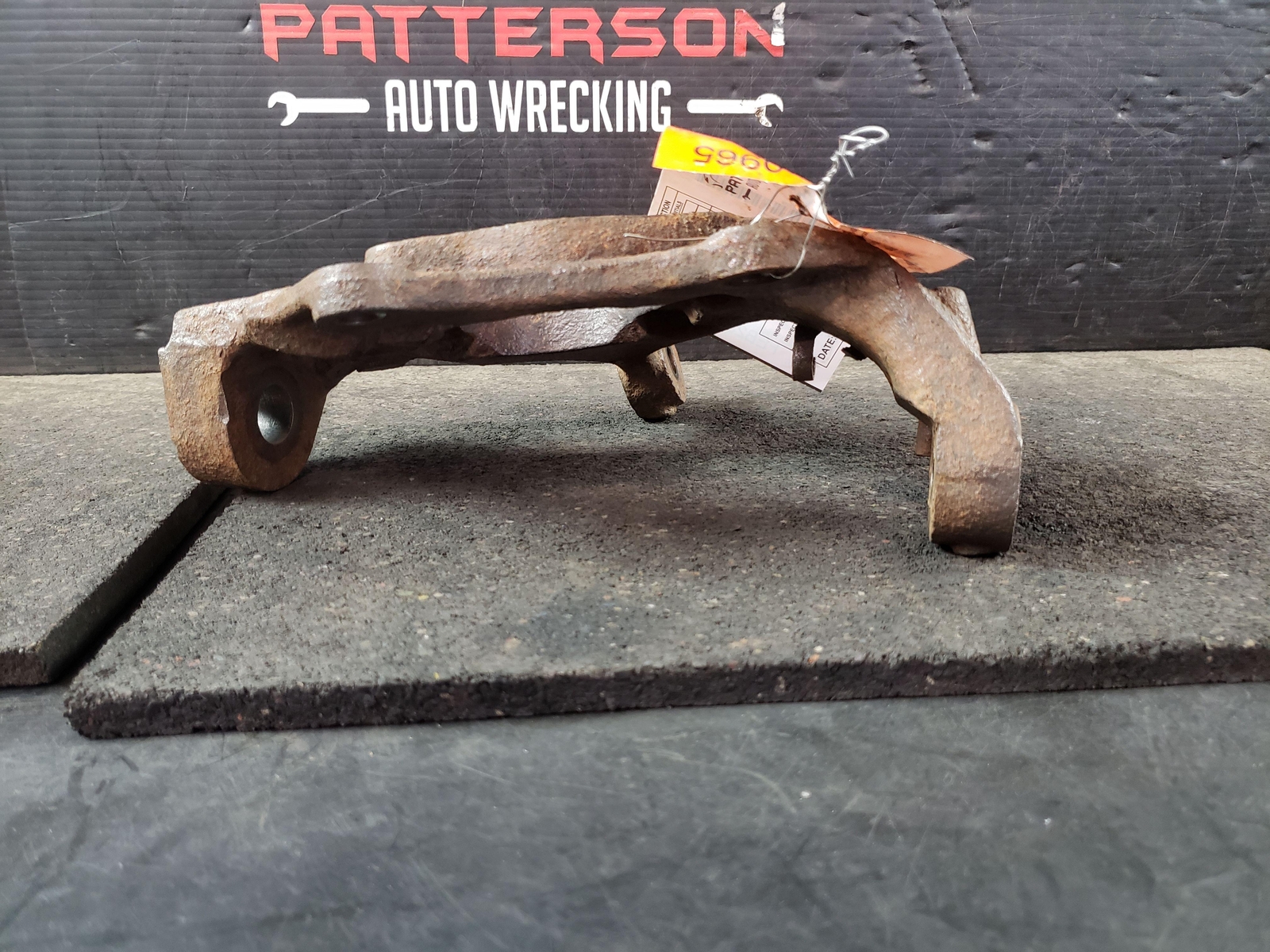 07-12 MASERATI QUATTROPORT FRONT PASSENGER SPINDLE STEERING KNUCKLE 66K MILES