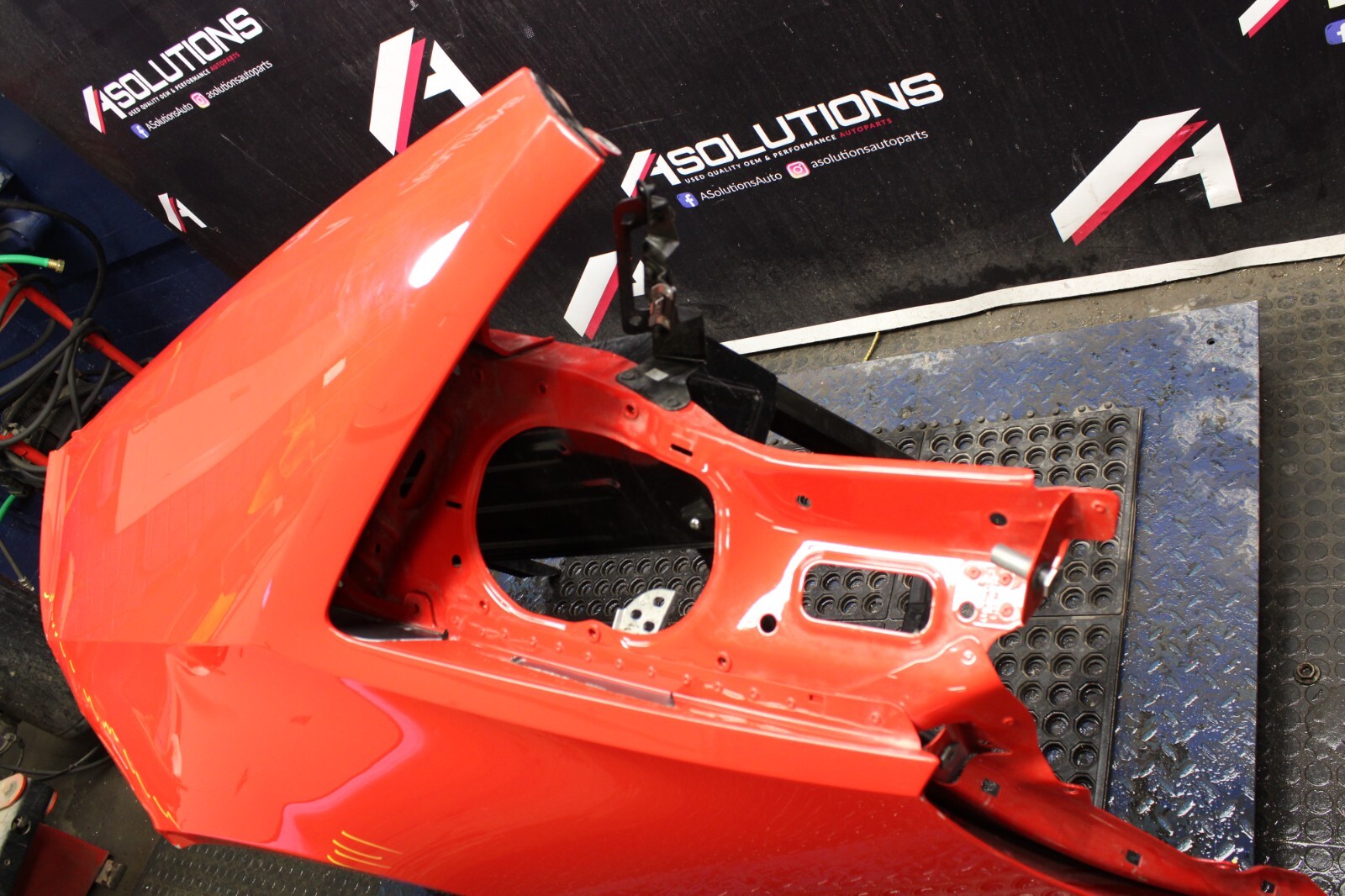 Lamborghini Huracan Coupe Right Quarter Panel RH 4T8809602E COLOR Z3M **DAMAGE**