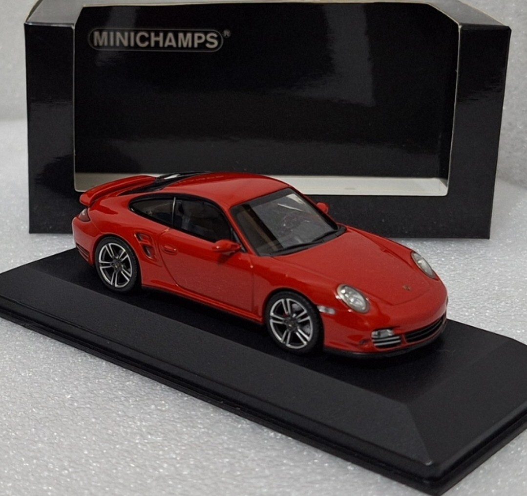 Porsche 911 (997.II) Turbo 2010 Red 1:43 Minichamps 400069000