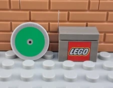LEGO Athlete Round 2 x 2 W Bottom Stud Holder W Large Green Circle 14769pb317