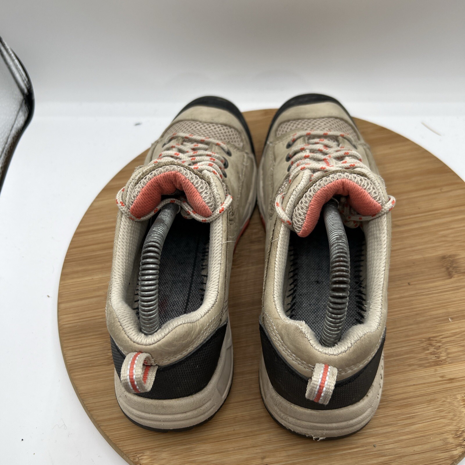 Keen Women's Size 7 Wichita Tan Beige Oxford Trail Hiking Walking Outdoor Shoes