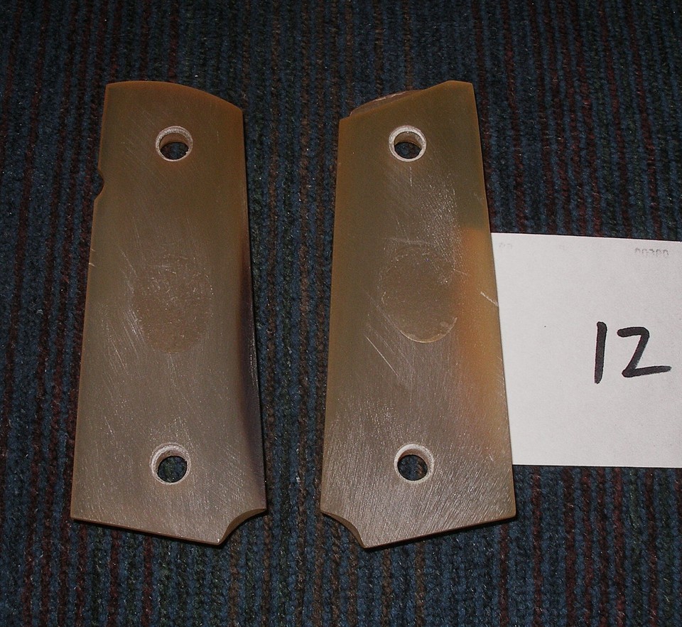 1911 Full Size Pistol Grips - Fits Colt, Smith & Wesson, Ruger, Taurus, SIG, Kimber (Gold)
